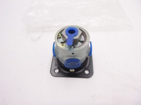 Three-way pilot valve, Velvac 034074